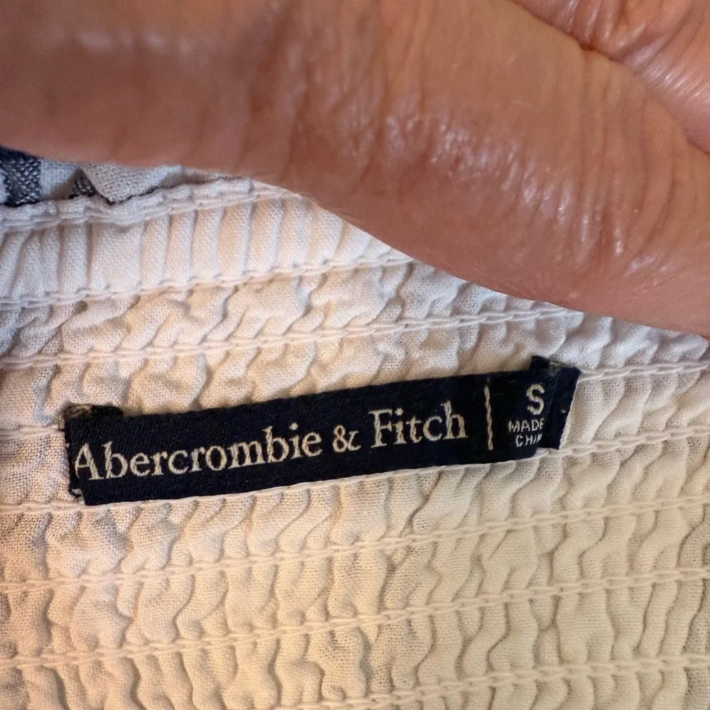 Abercrombie & Fitch chic white